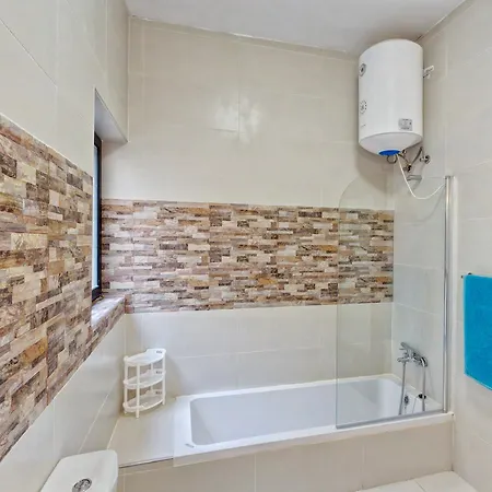 Apartament Marvellous Seafront In