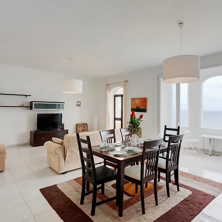 Marvellous Seafront In Apartament Sliema